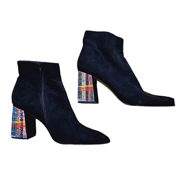 Betsy Johnson - Picture 1 of 15